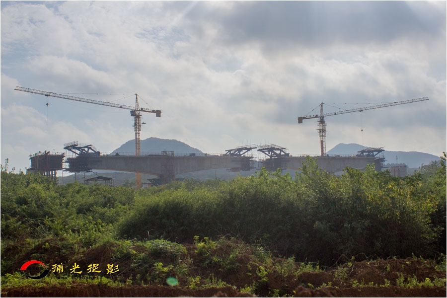 046����ɽ·�θ߼ܡ������  4.jpg