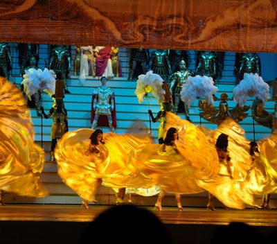 ��̨�ϵĶ���