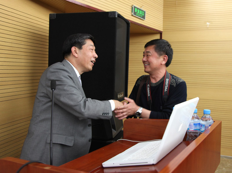 ����Ԫ��ʦ�ڻش�Ӱ�����������