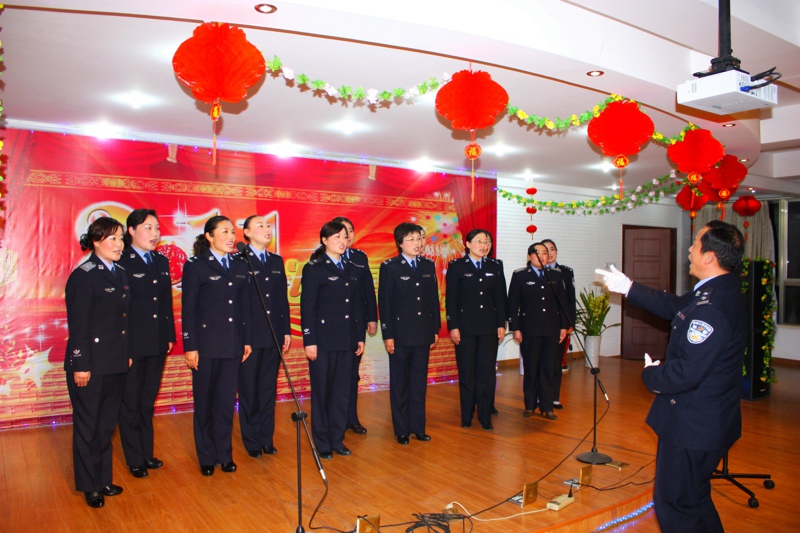 ���������ϵ�Ů��С�ϳ�