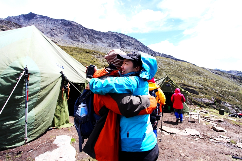 ����ӵ���Ƕ���Ա������������һ˲����Ȼ�������